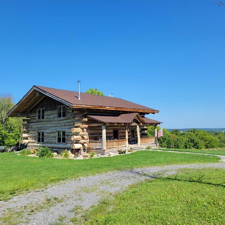 Firefly Creek Lodge Livonia エクステリア 写真