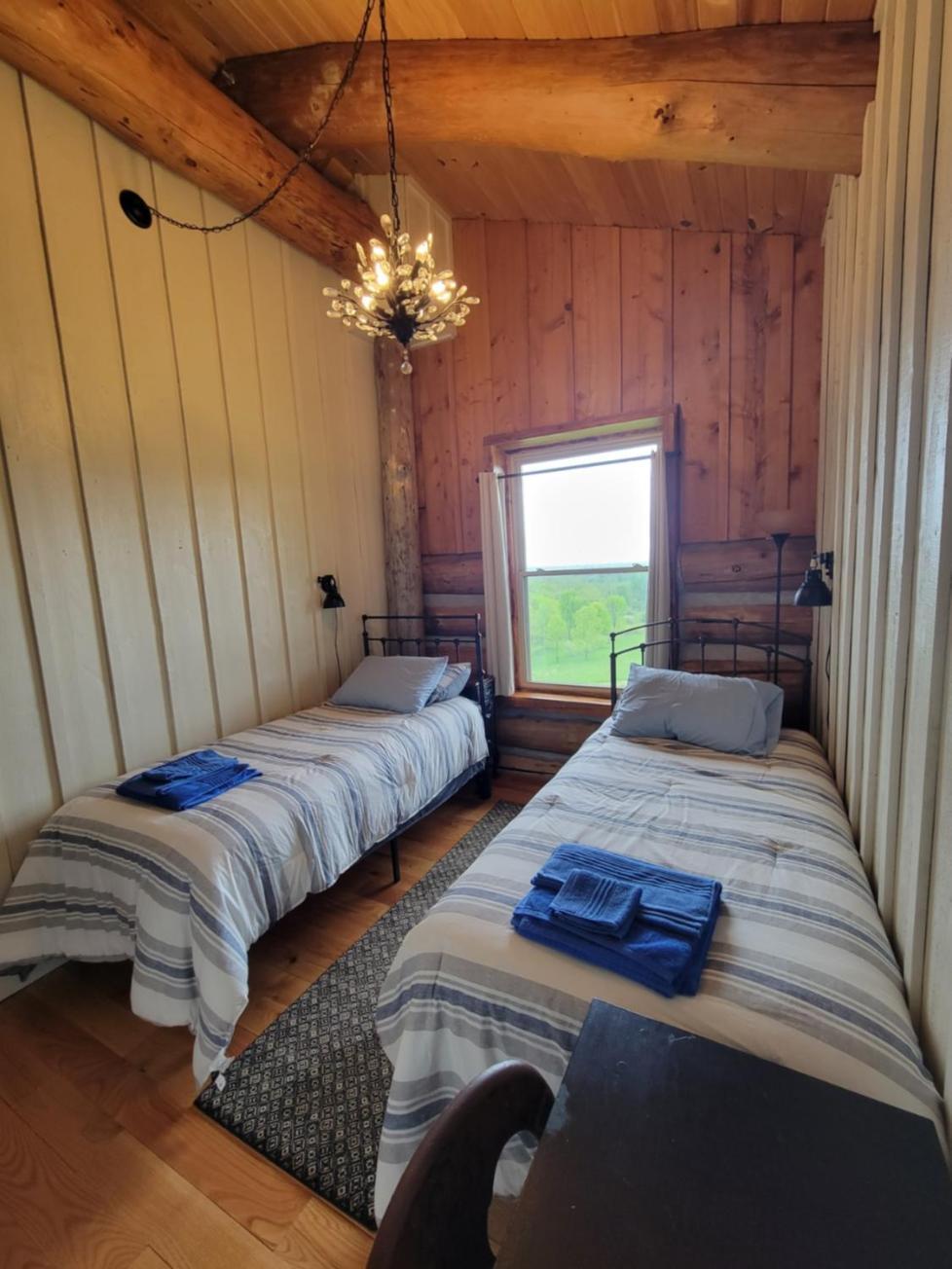 Firefly Creek Lodge Livonia エクステリア 写真