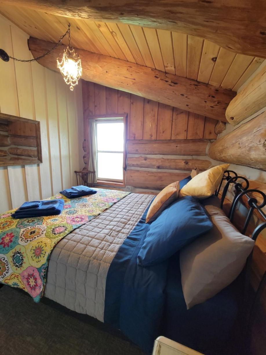 Firefly Creek Lodge Livonia エクステリア 写真